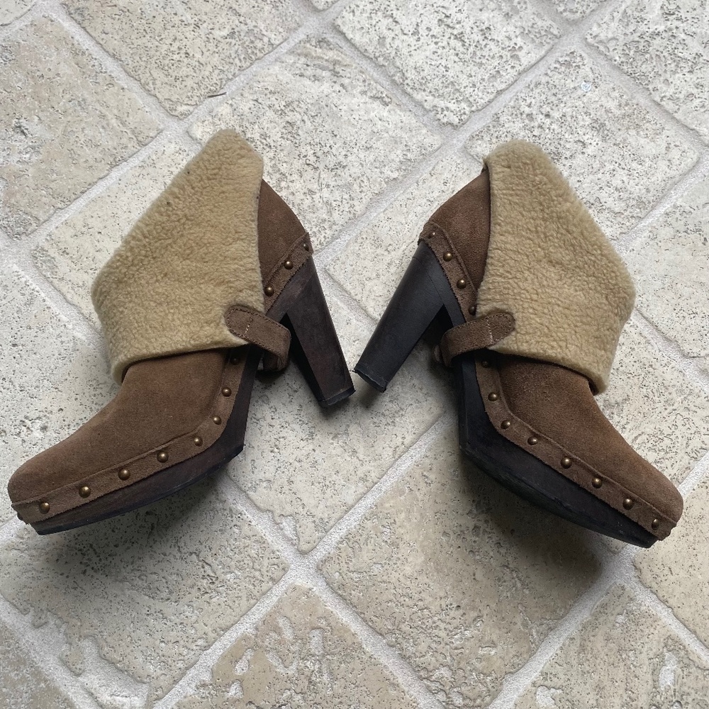 André Assous sheepskin ankle boots size 10.